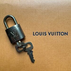 Louis Vuitton Lock & TWO Keys (#304)